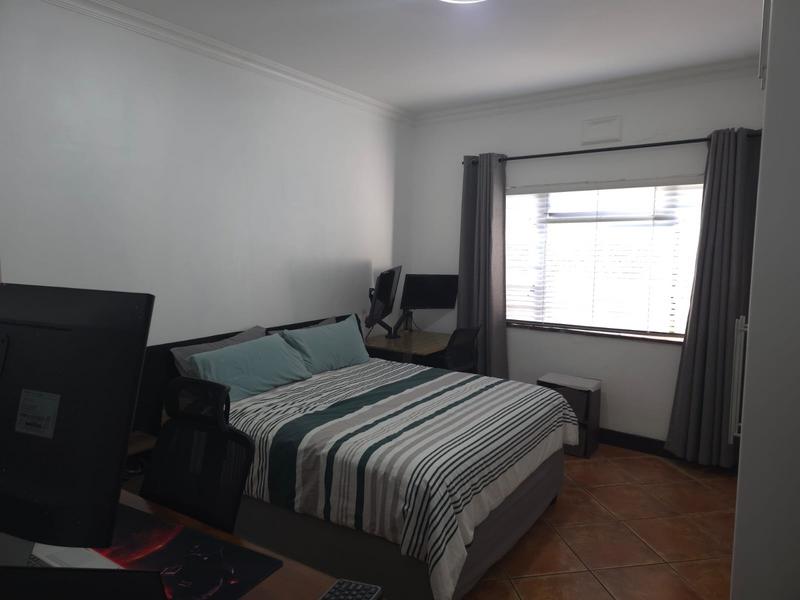 To Let 4 Bedroom Property for Rent in Churchill Estate Western Cape